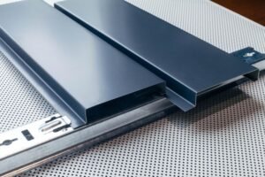 keunggulan material aluminium, gambar aluminium untuk industri elektronik
