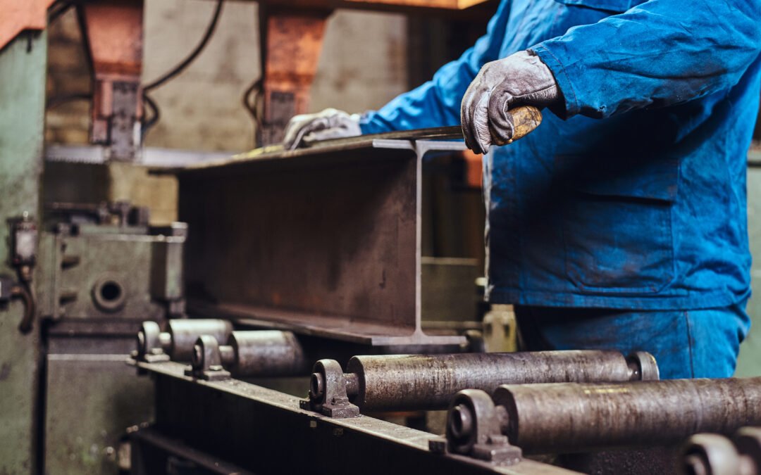 7 Perbedaan Fabrikasi Aluminium dan Baja: Mana yang Lebih Efisien?