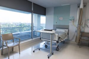 curtain wall aluminium di rumah sakit