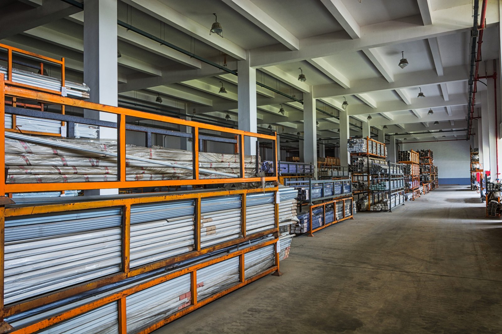 5 Tanda Pabrik Aluminium Terpercaya dan Profesional
