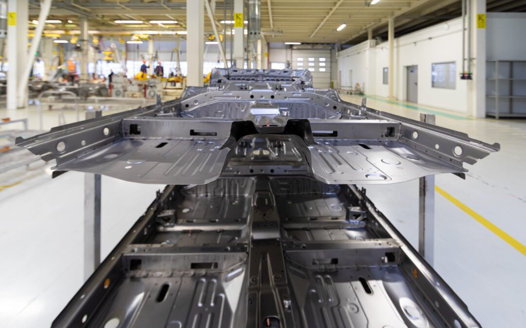 Ahli Custom Aluminium: Solusi Proyek Arsitektur & Otomotif Modern