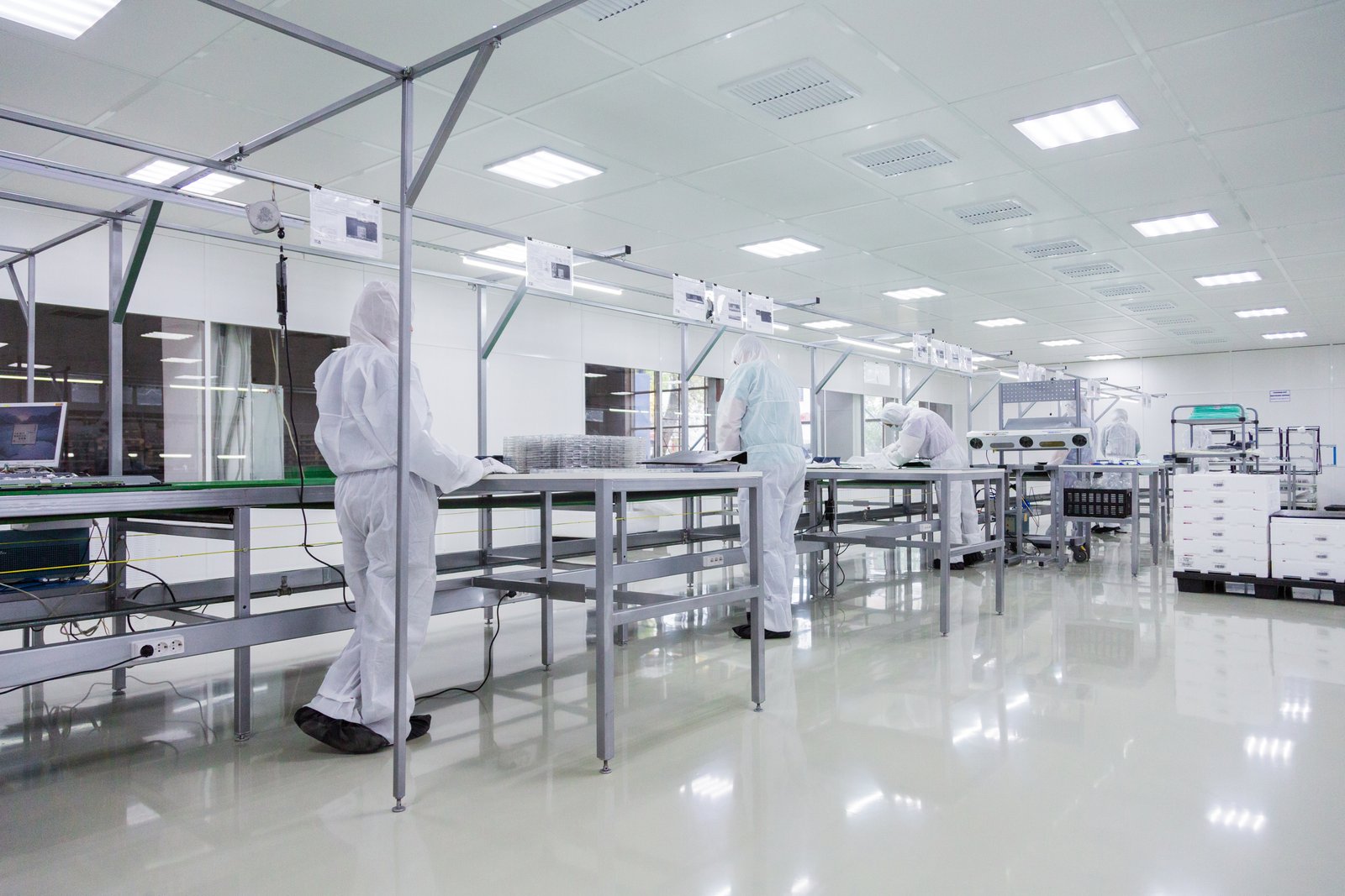 Vendor Spesialis Partisi Aluminium Clean Room Untuk Industri Farmasi &Amp; Makanan 17 Jaya Abadi Sinar Alumindo: Aplikator Aluminium Profile Untuk Laboratorium Dan Clean Room