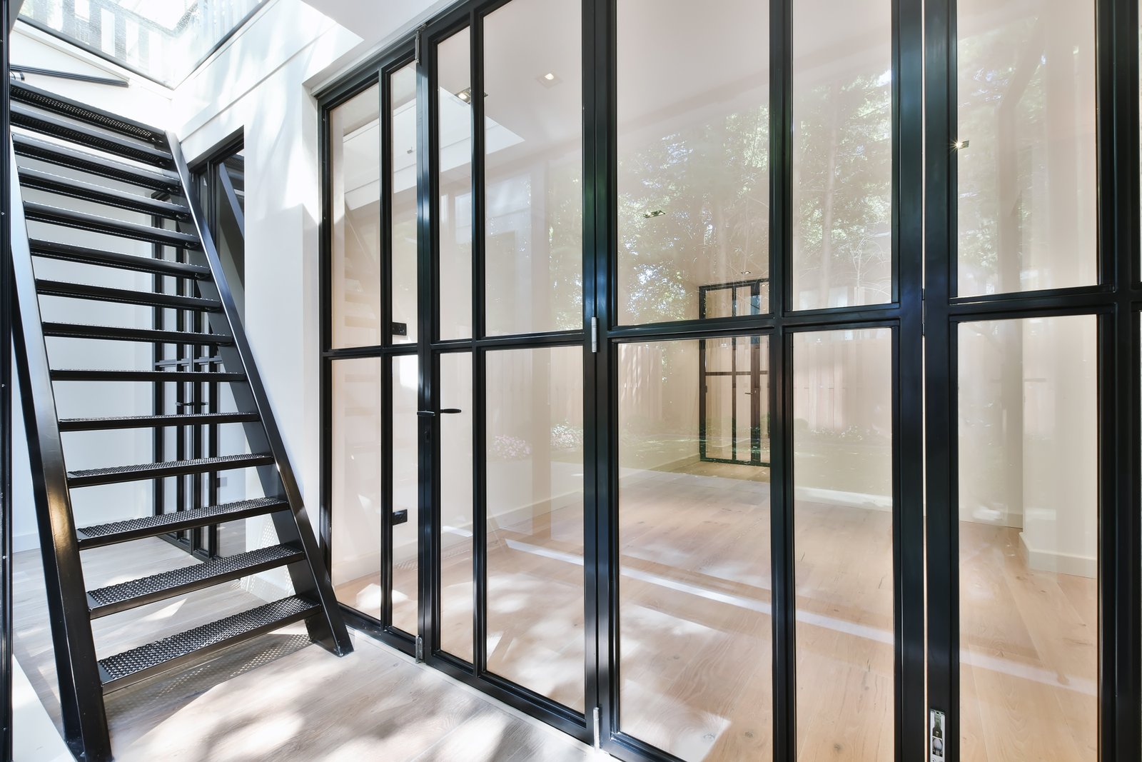 Jaya Abadi Sinar Alumindo Jual Pintu Aluminium Custom Jakarta