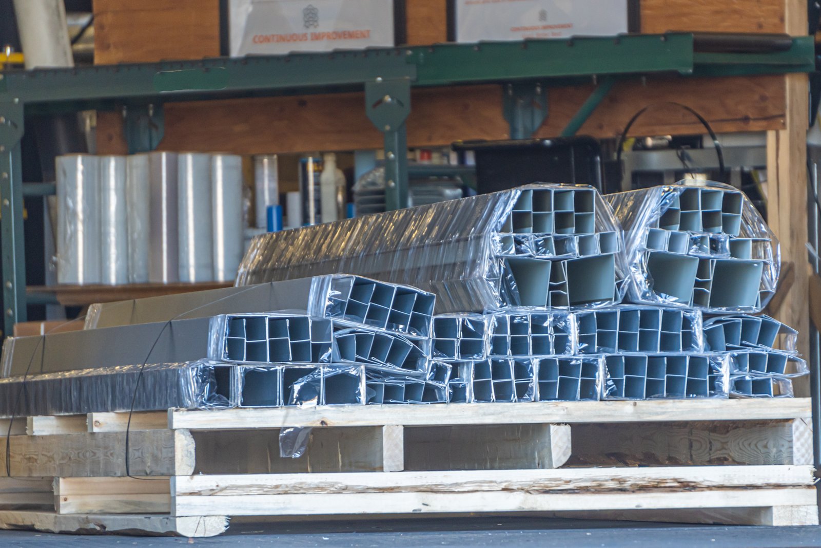 Jaya Abadi Sinar Alumindo Sebagai Produsen Aluminium Kualitas Ekspor Untuk Kontraktor Global