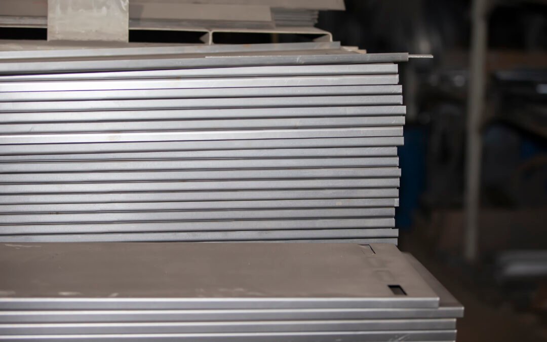 Home 5 Harga Partisi Aluminium Per Meter 2026: Estimasi Budget Proyek Gedung Bertingkat