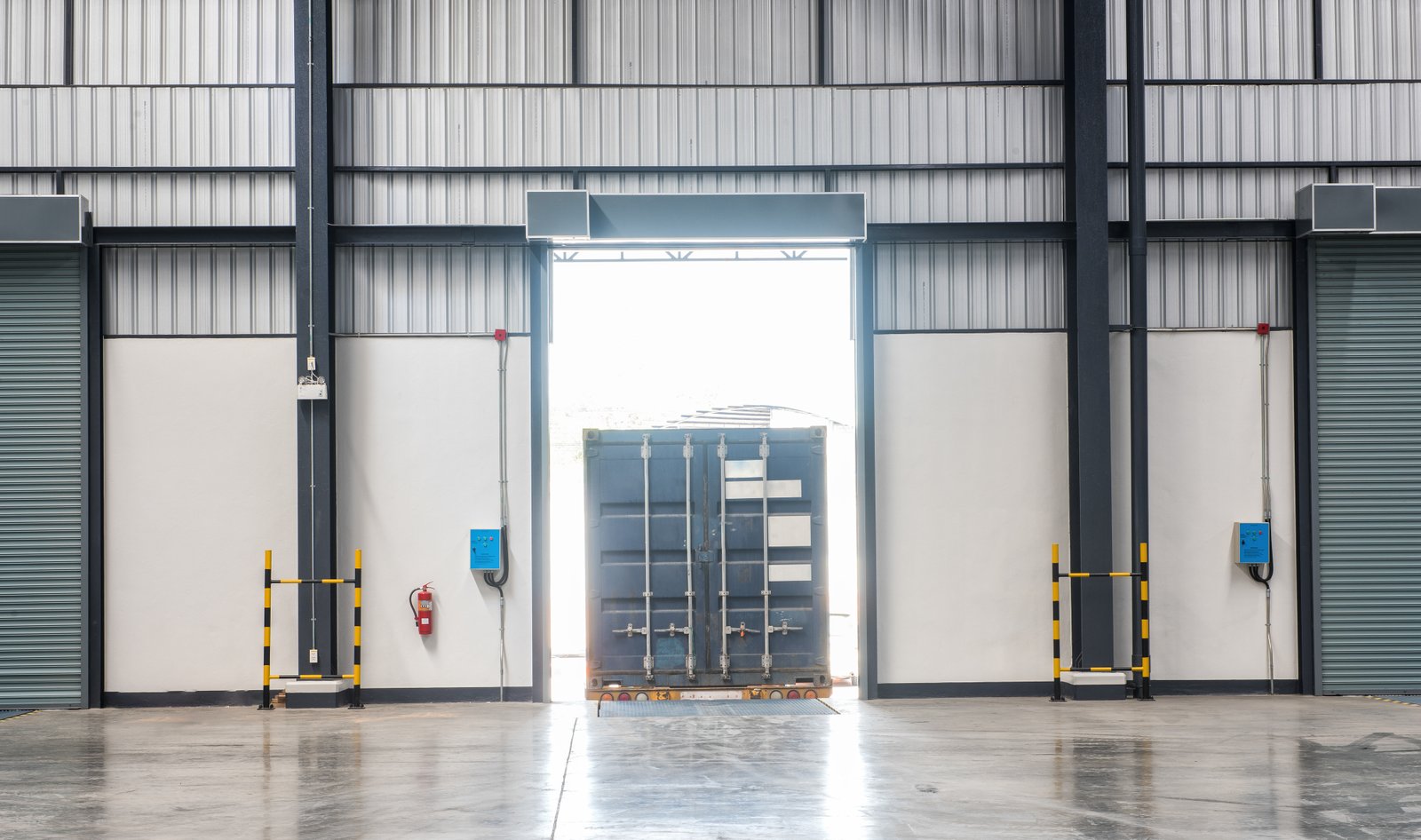 Contoh Gambar Pintu Aluminiu Pabrik Atau Gudang