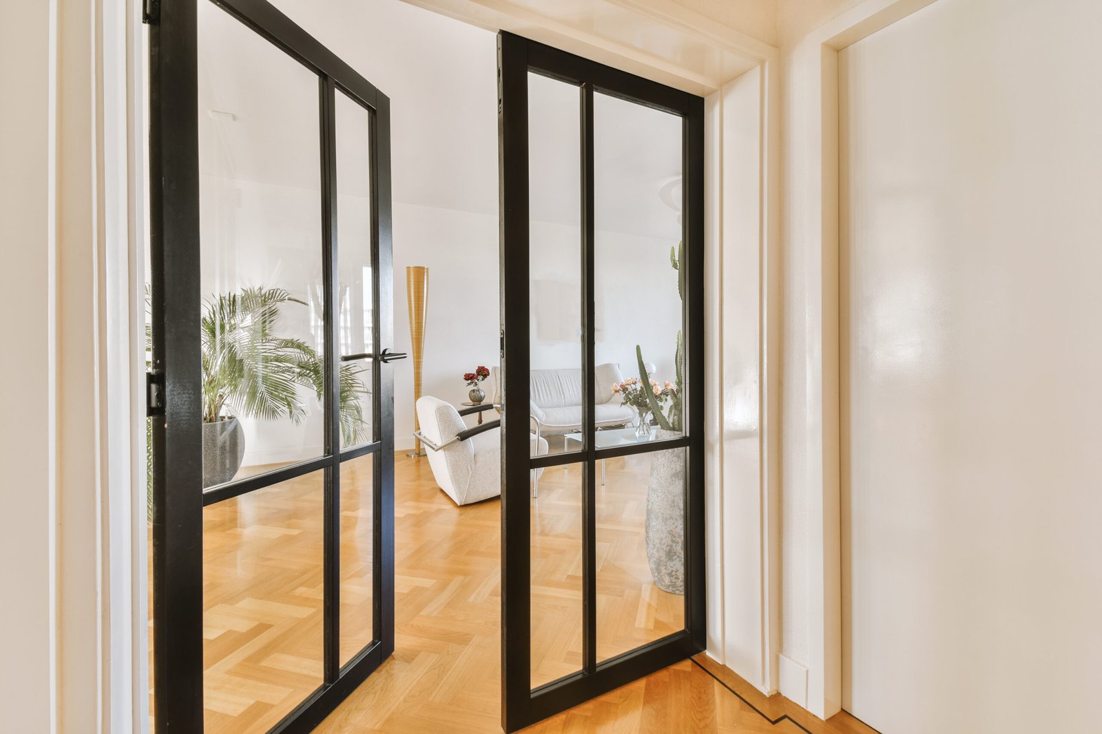 5 Model Pintu Aluminium Mewah | Desain Modern Tampilan Eksklusif 1 Model Pintu Aluminium Mewah Dengan Desain Modern Dan Tampilan Eksklusif