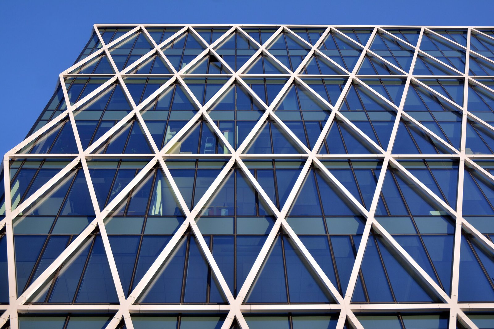 Pasang Aluminium Kaca Gedung Langsung Dari Kontraktor Aluminium Terpercaya