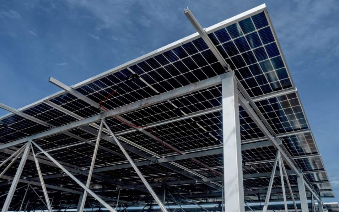 Rangka Aluminium Solar Panel untuk PLTS Skala Besar